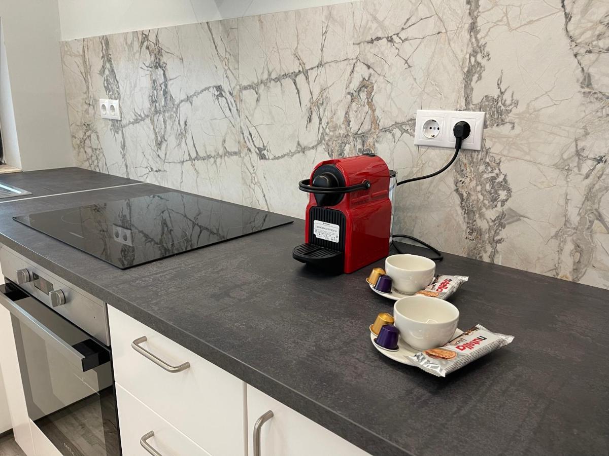 Noah Apartment Self Check-In Otopeni Exterior foto